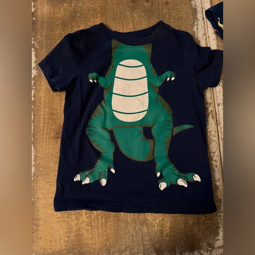 Set of 2 dinosaur navy blue t shirts Toddler Boys 2T Carter’s Little Rebels